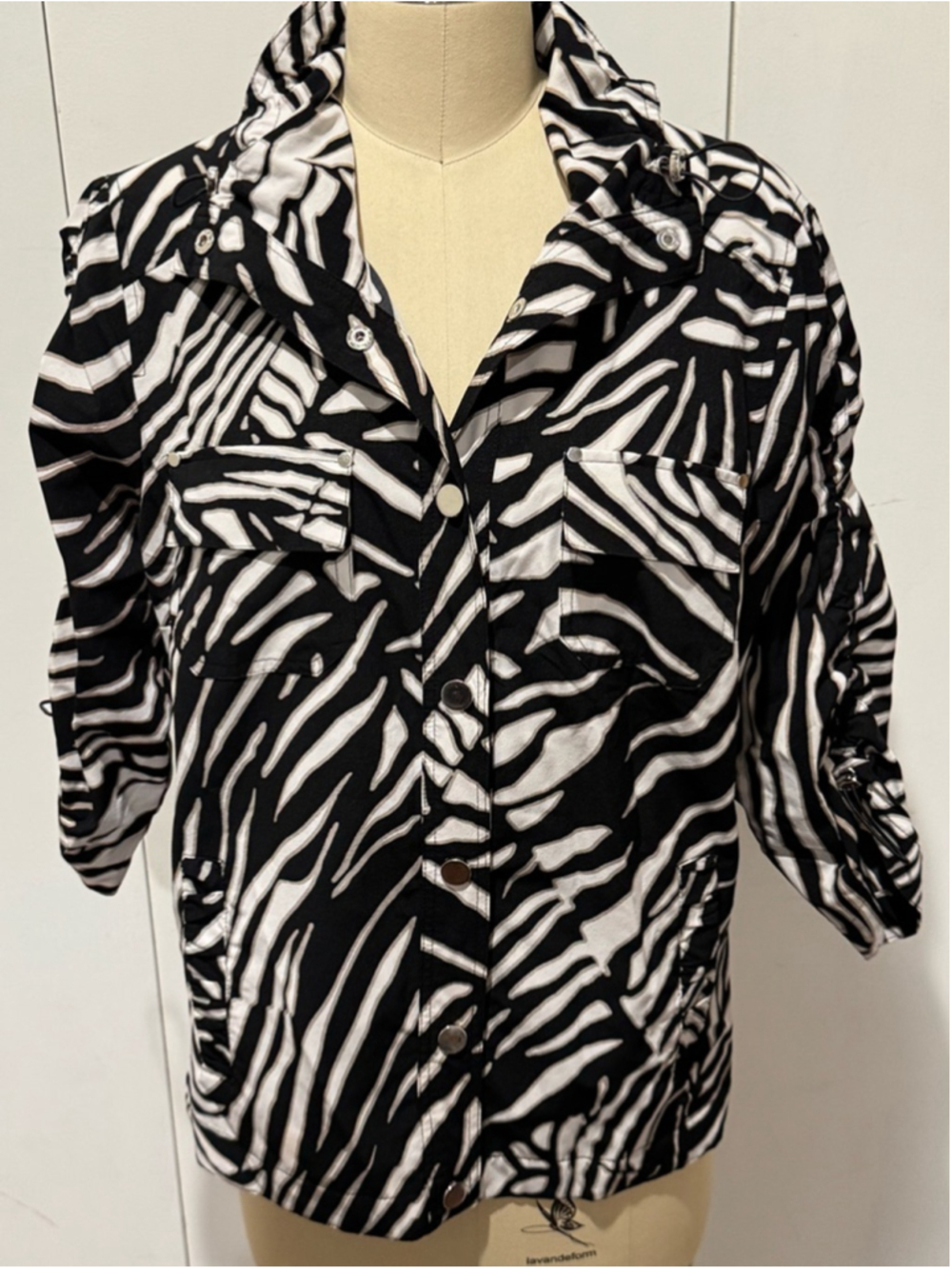 Women's Zenergy by Chico's Jacket Size 1 
/Medium Black White Zebra Print